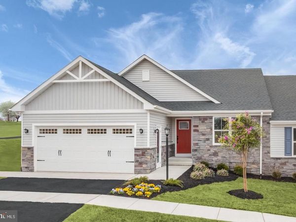 400 MINA CIRCLE , GREENCASTLE, PA 17225
