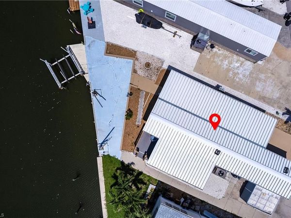 3913 Dewberry LN, ST. JAMES CITY, FL 33956