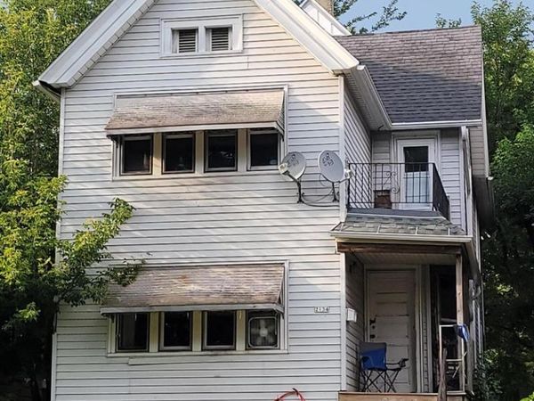 2134 W Lincoln AVENUE, Milwaukee, WI 53215
