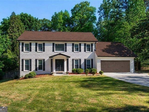 2368 Fenhurst Place, Dunwoody, GA 30338