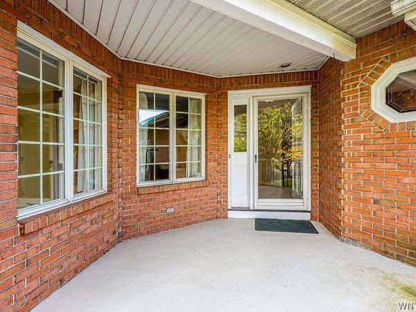 30 Hampton Hill Drive, Buffalo, NY 14221
