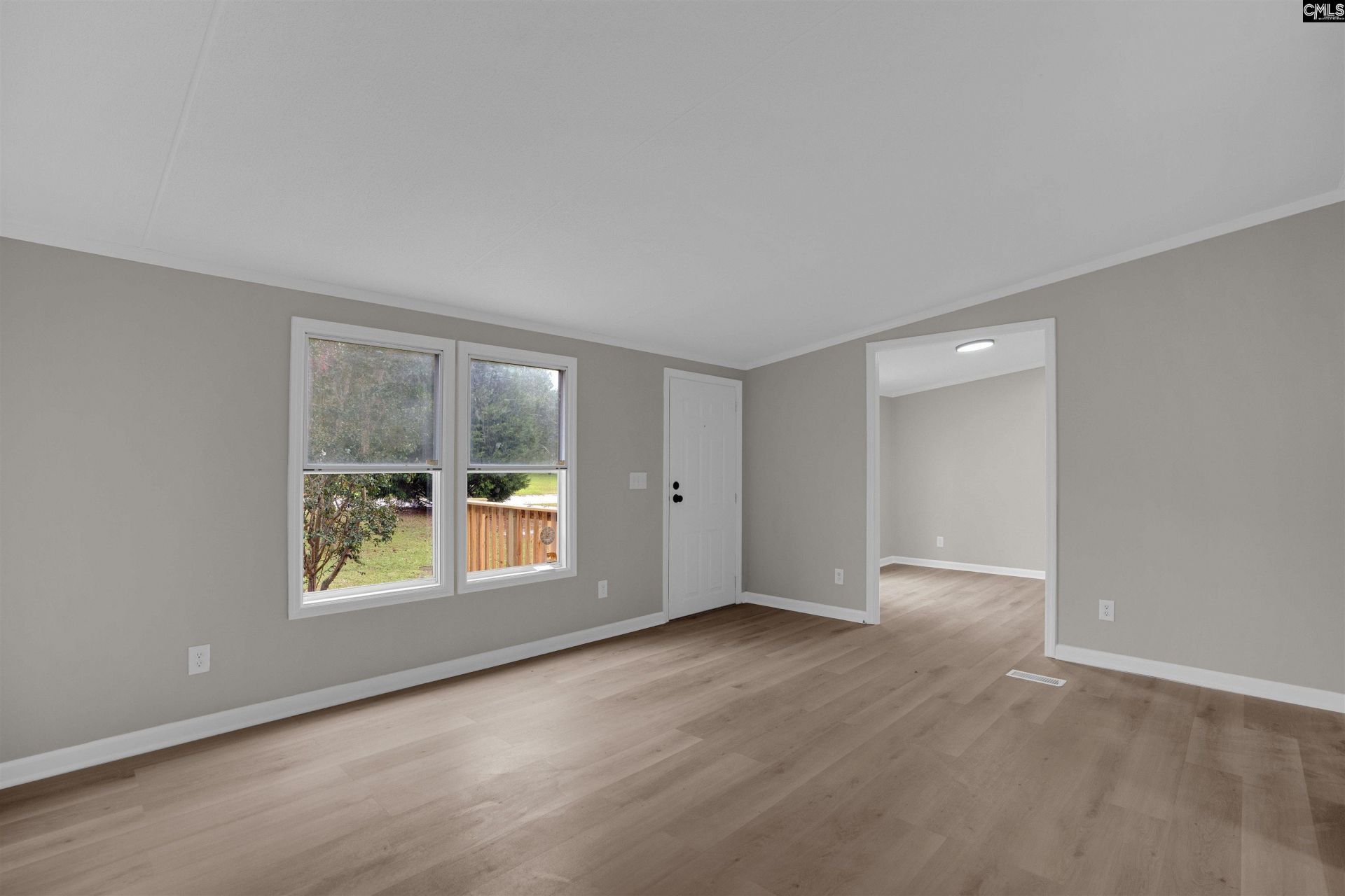 127 Castleville Court Photo 11