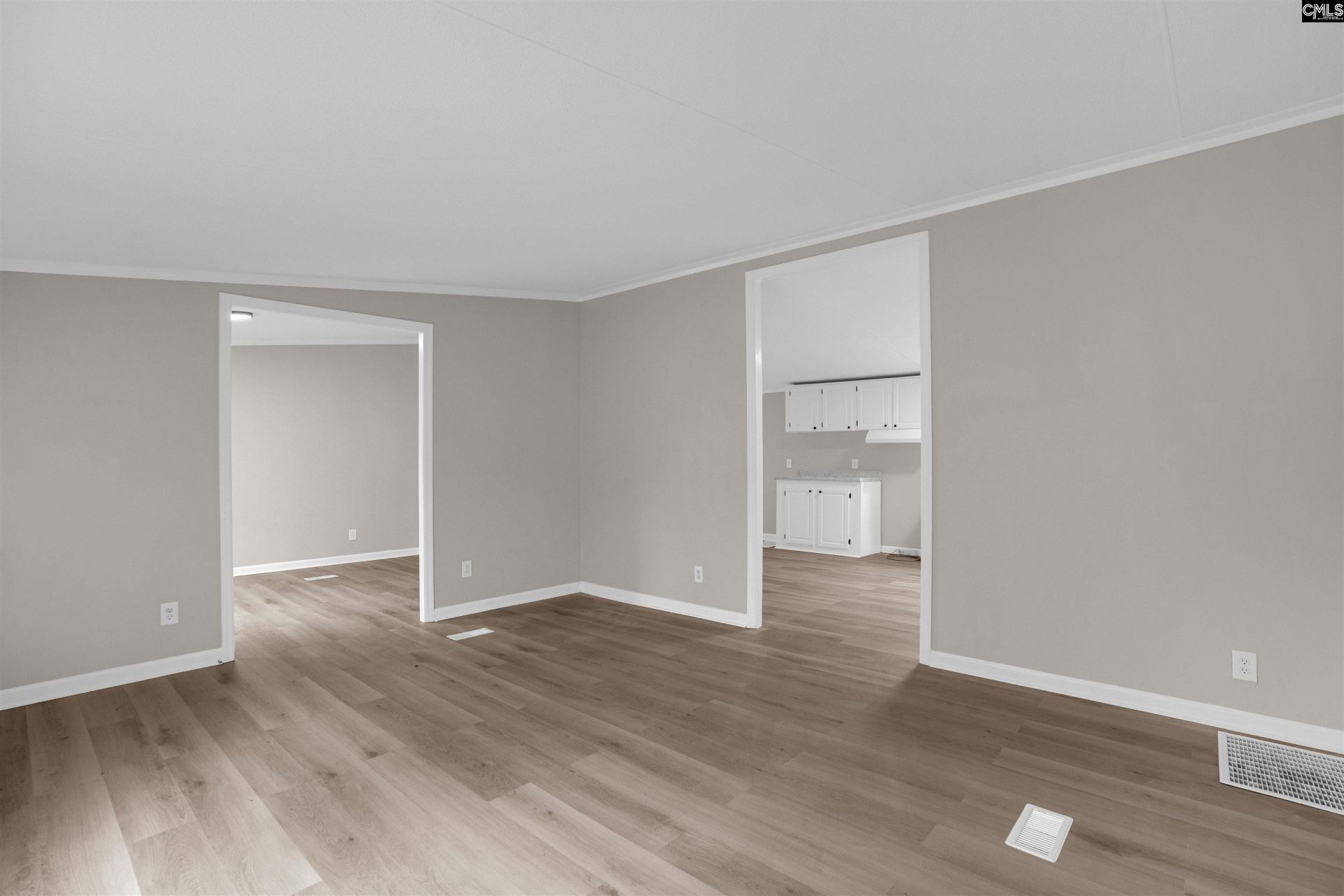 127 Castleville Court Photo 13