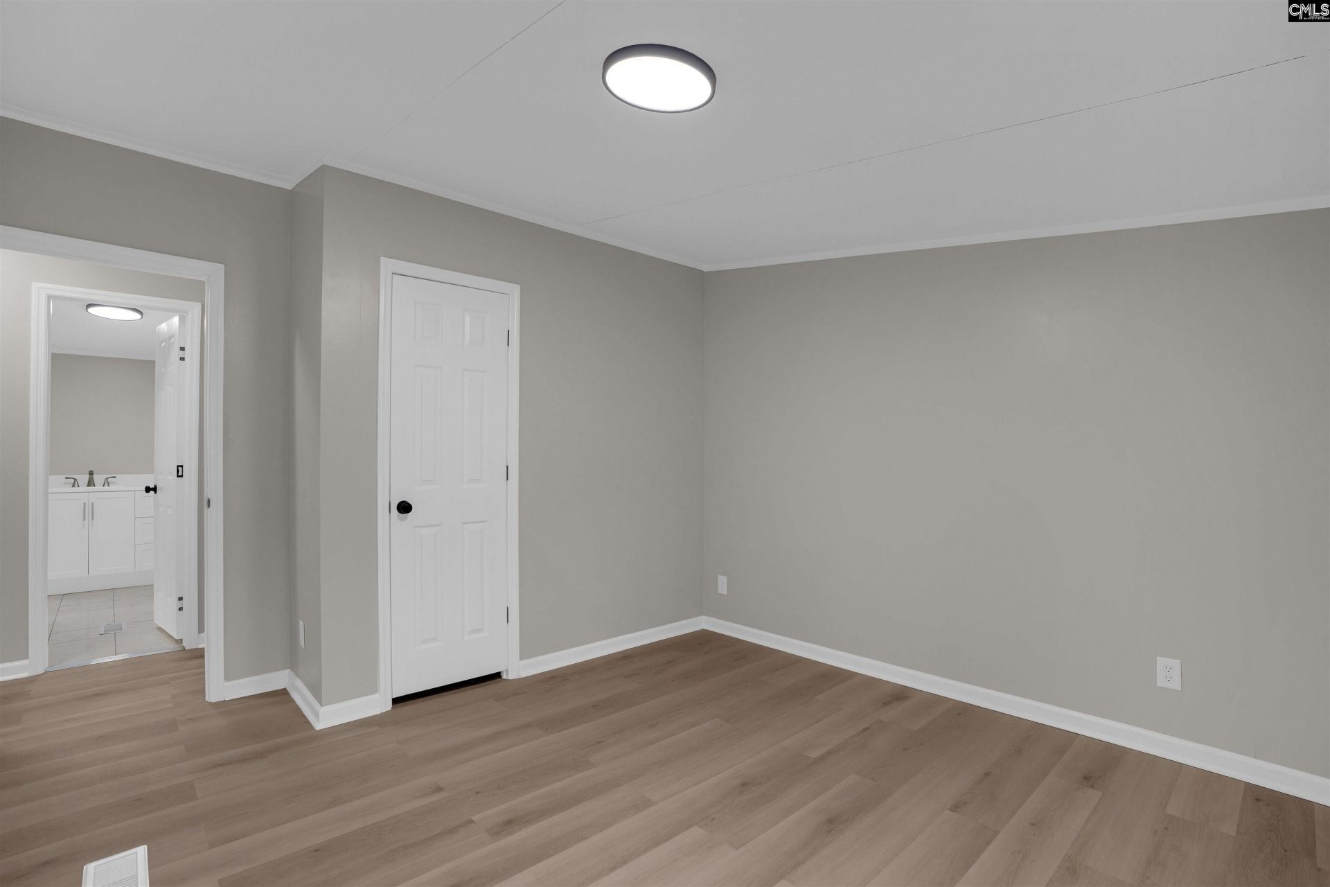 127 Castleville Court Photo 29