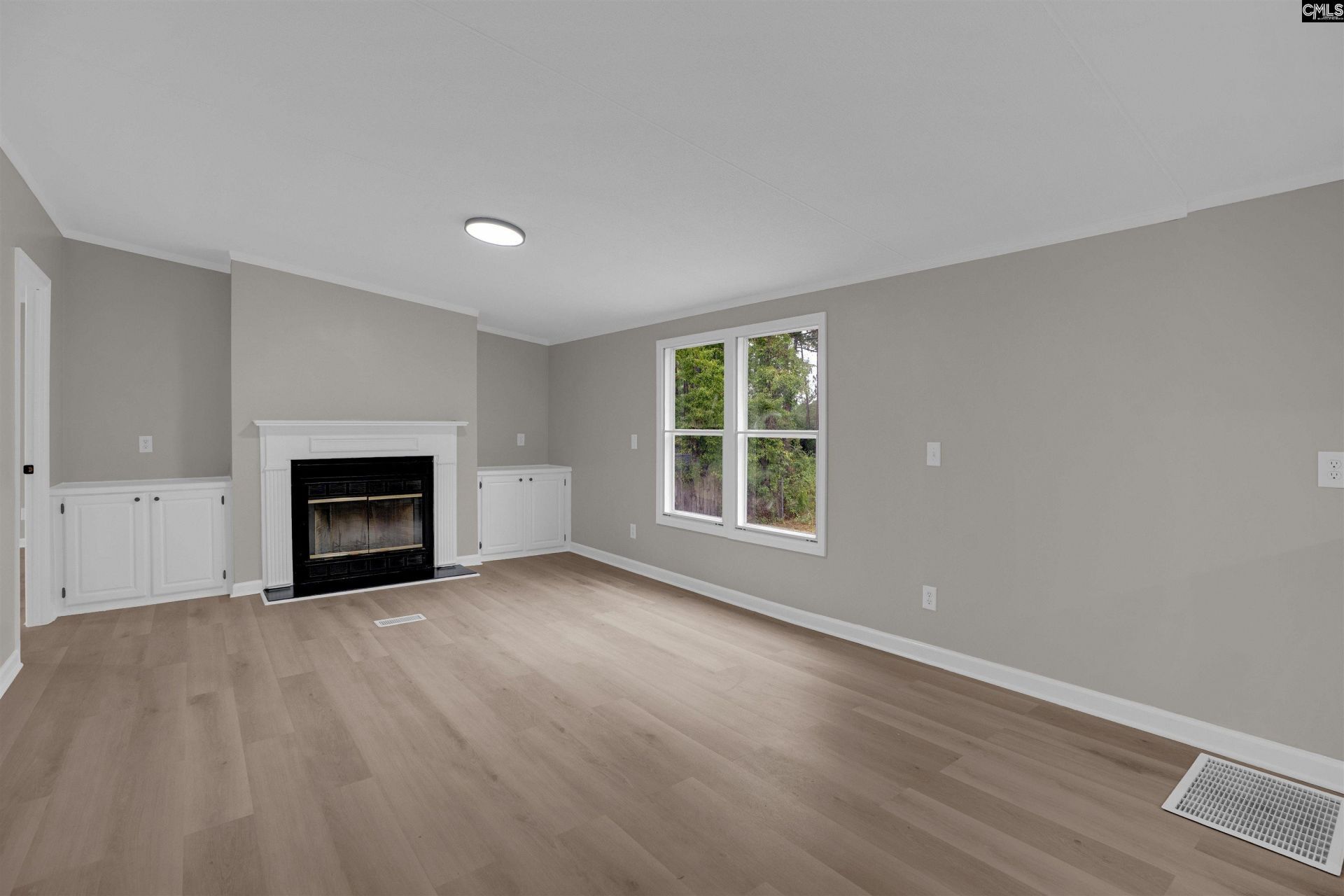 127 Castleville Court Photo 6