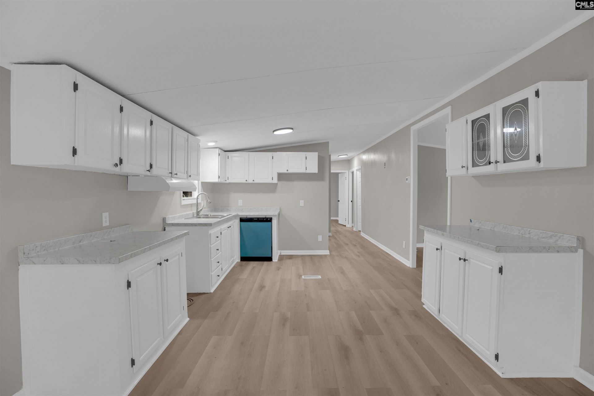 127 Castleville Court Photo 9