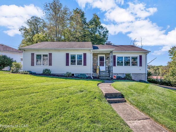 51 Grandview Avenue, Dallas, PA 18612