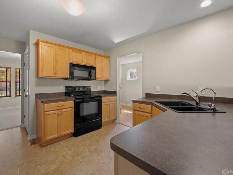 6755 Mossy Rock Court, Maineville, OH 45039 Photo 16