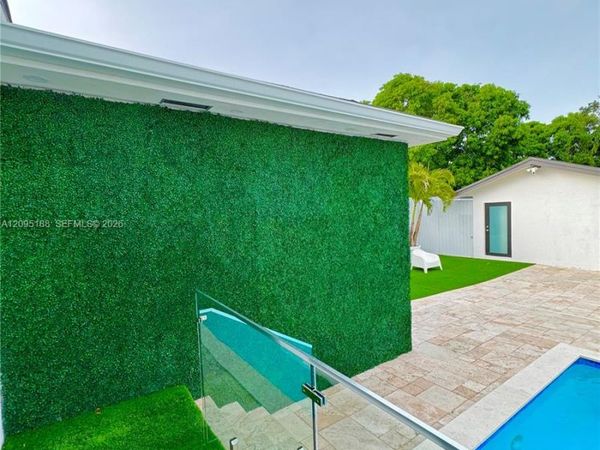 2121 SW 61st Ave, Miami, FL 33155