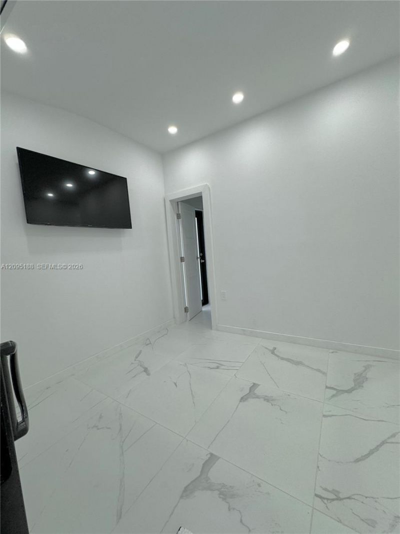 2121 SW 61st Ave, Miami, FL 33155 Photo