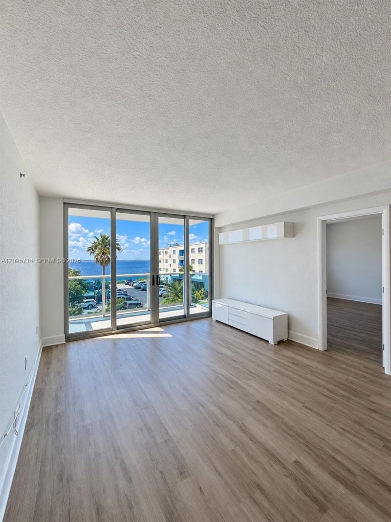 7501 E Treasure Dr , Unit 3P, North Bay Village, FL 33141 Photo