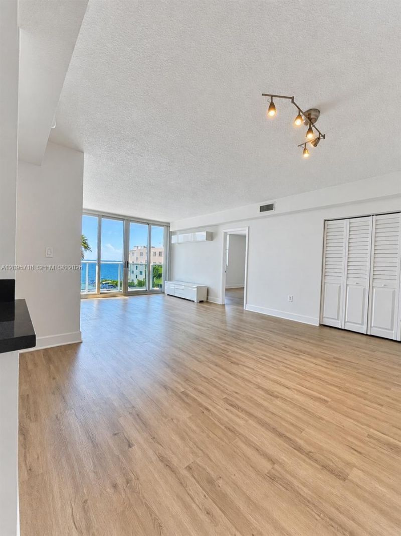 7501 E Treasure Dr , Unit 3P, North Bay Village, FL 33141 Photo