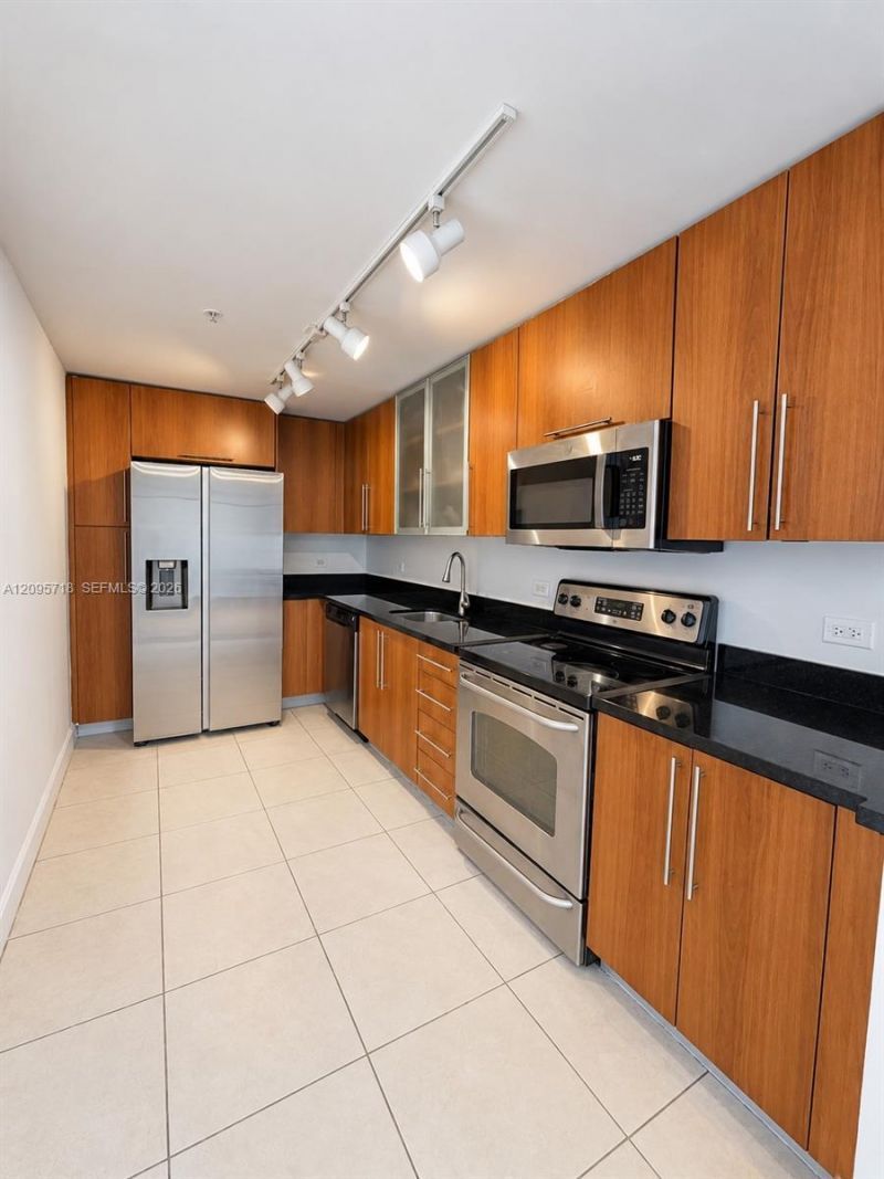 7501 E Treasure Dr , Unit 3P, North Bay Village, FL 33141 Photo