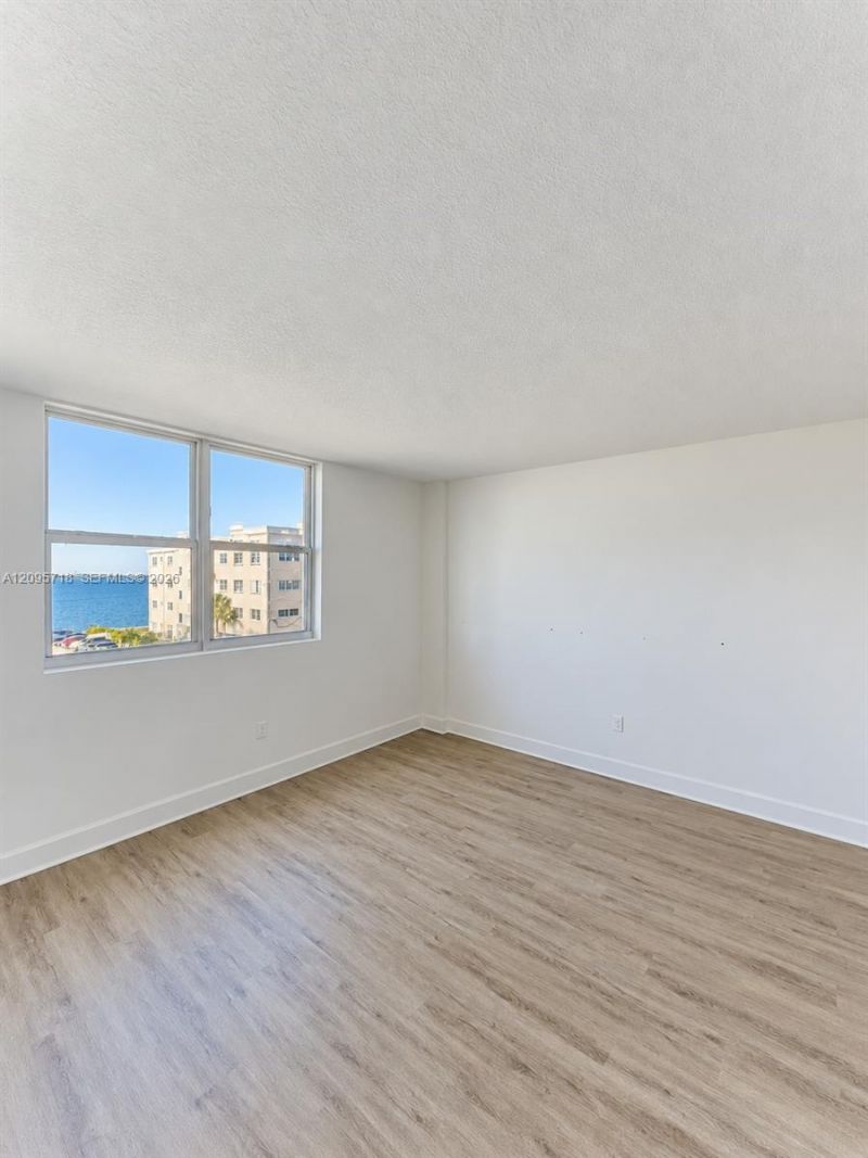 7501 E Treasure Dr , Unit 3P, North Bay Village, FL 33141 Photo