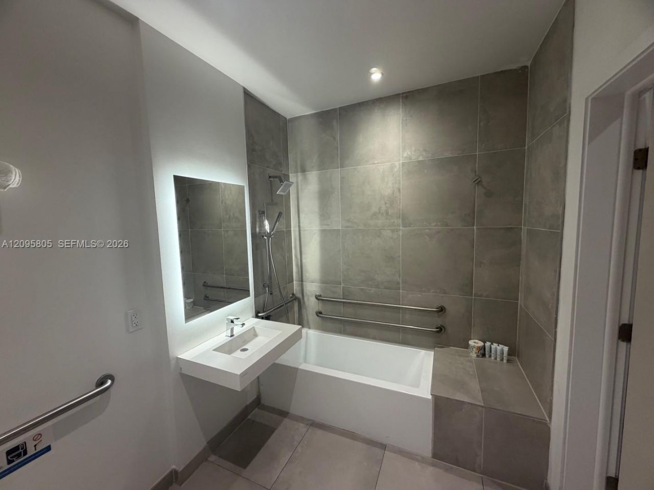 229 SW 9th St, Unit 508, Miami, FL 33130 Photo
