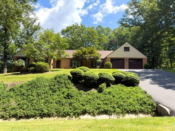 7678 Old Mill Forest DR, Roanoke, VA 24018