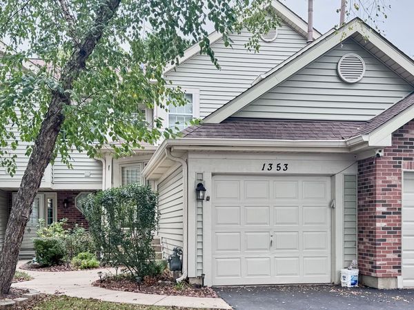 1353 Coldspring Road , Carol Stream, IL 60188