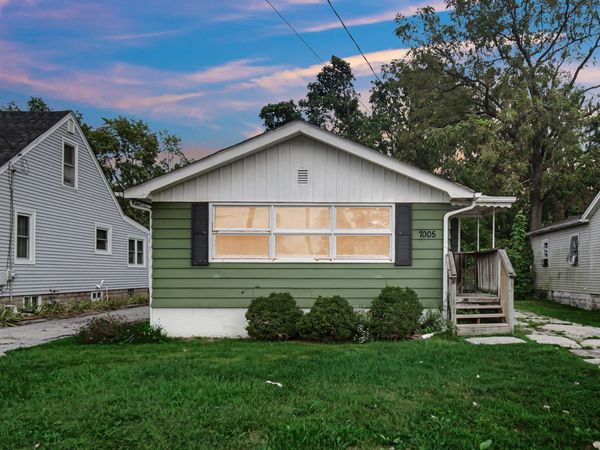 7005 Broadway , Merrillville, IN 46410