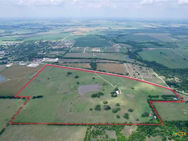 422 N Franklin Street , Holland, TX 76534