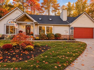 10802 Charring Cross Circle, Green Oak Township, Mi 48189