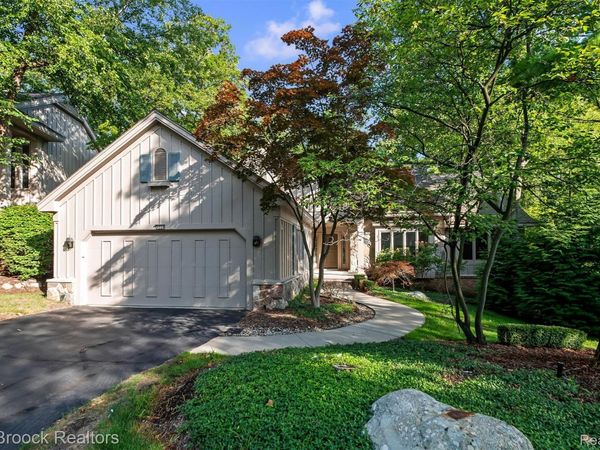 4904 Woodcliff Hill Road N, West Bloomfield Township, Mi 48323