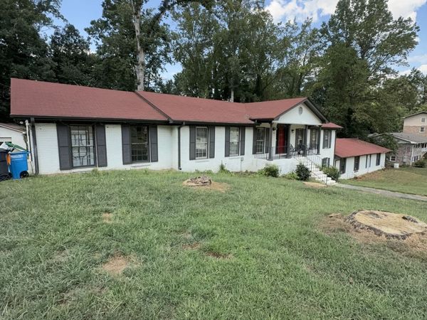 5645 Nottingham Drive NW, Lilburn, GA 30047