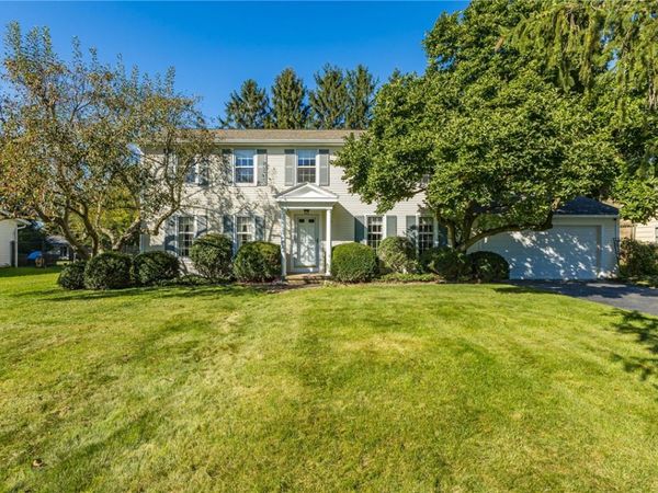 10 Barnfield Road , Pittsford, NY 14534