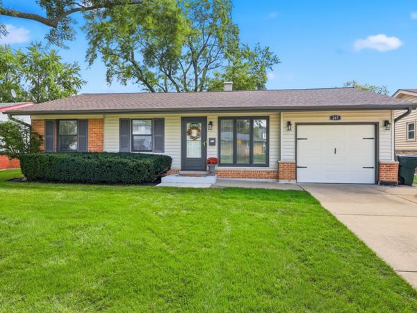 267 Holly Lane , Elk Grove Village, IL 60007