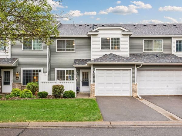 6991 21st Street N, Oakdale, MN 55128