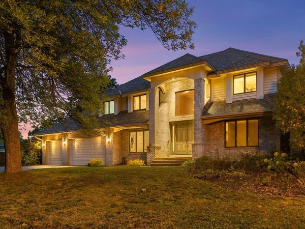 12708 Diamond Drive, Burnsville, MN 55337