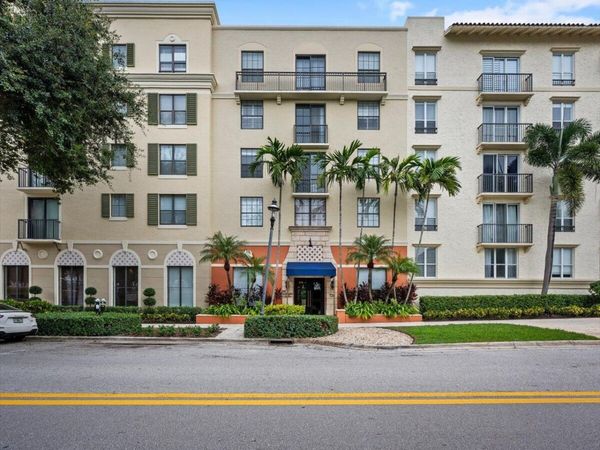 720 S Sapodilla Avenue, Unit 204, West Palm Beach, FL 33401