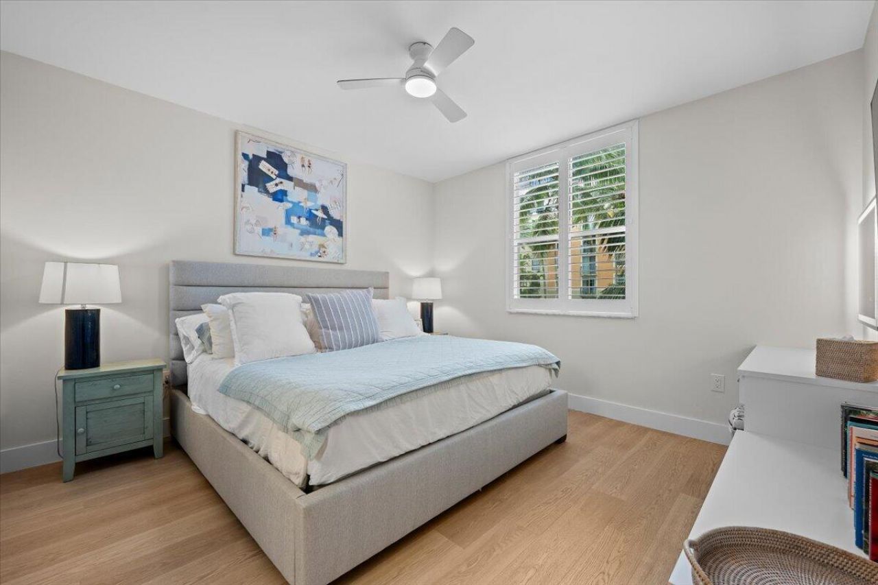 720 S Sapodilla Avenue, Unit 204, West Palm Beach, FL 33401 Photo