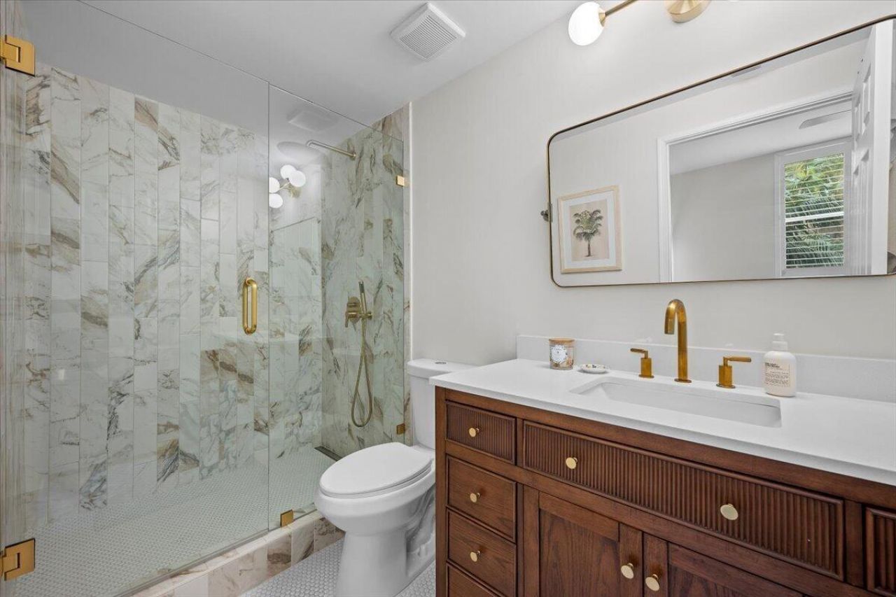 720 S Sapodilla Avenue, Unit 204, West Palm Beach, FL 33401 Photo