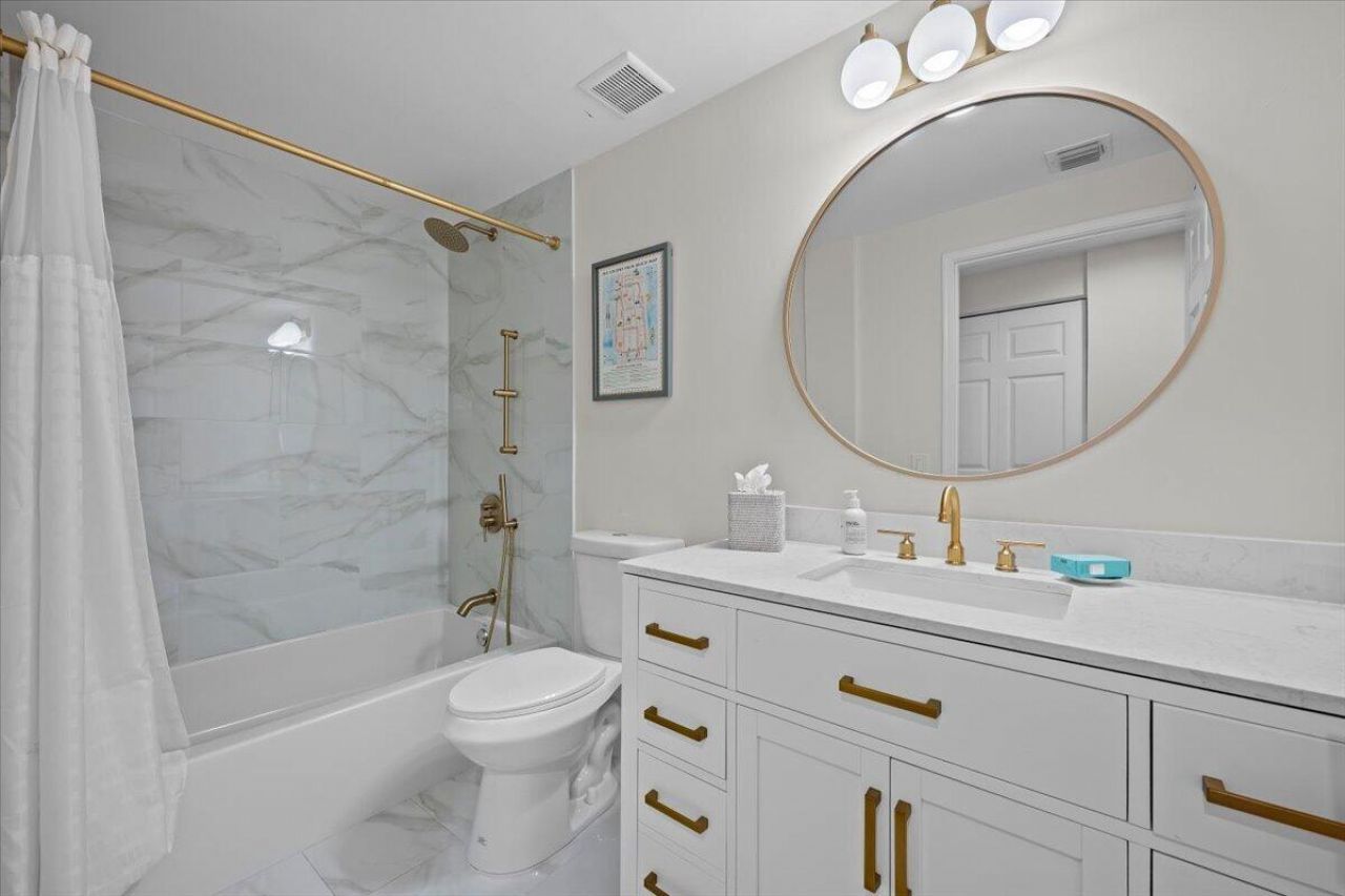 720 S Sapodilla Avenue, Unit 204, West Palm Beach, FL 33401 Photo