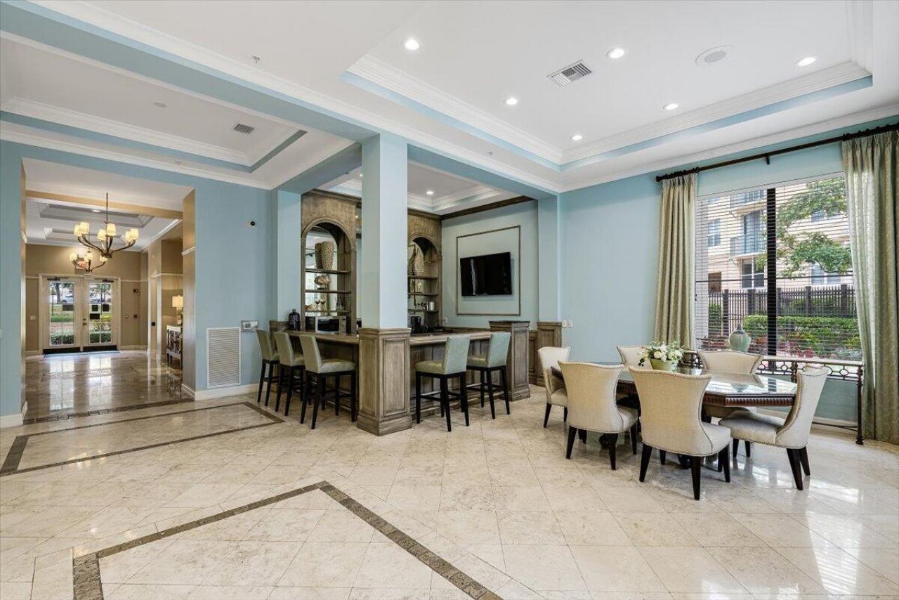 720 S Sapodilla Avenue, Unit 204, West Palm Beach, FL 33401 Photo