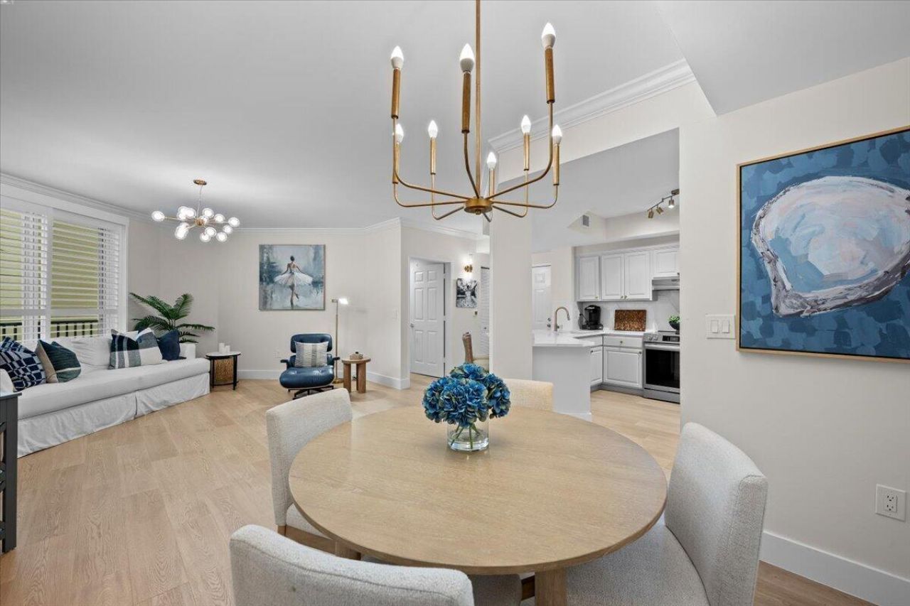 720 S Sapodilla Avenue, Unit 204, West Palm Beach, FL 33401 Photo