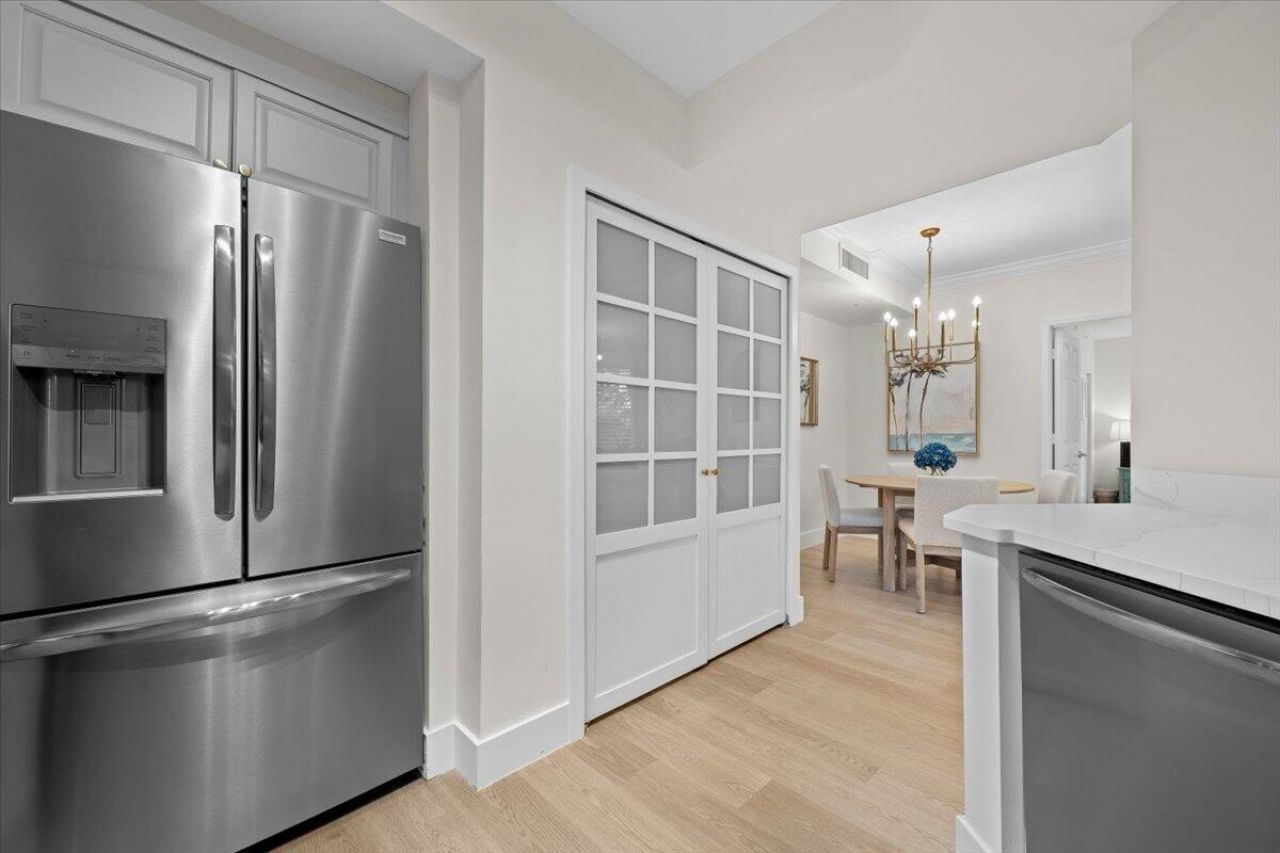 720 S Sapodilla Avenue, Unit 204, West Palm Beach, FL 33401 Photo