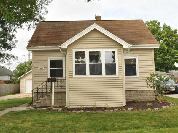 1955 S 91st STREET, West Allis, WI 53227
