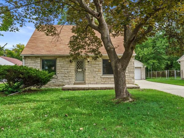 5268 N 60th STREET, Milwaukee, WI 53218