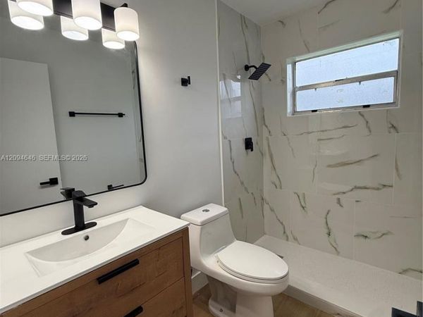 2450 NE 188 , Unit 2450, Miami, FL 33180
