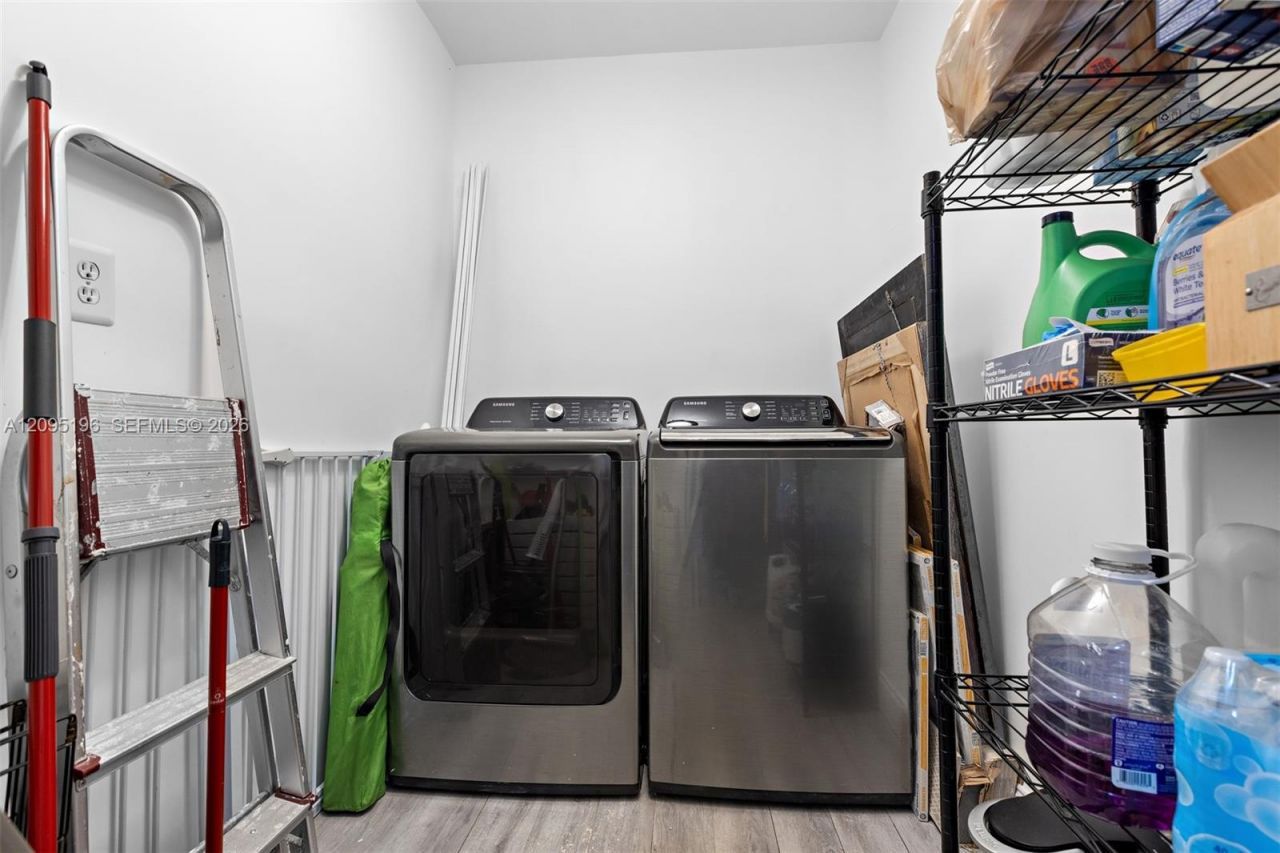 1655 NE 115th St , Unit 9B, Miami, FL 33181 Photo