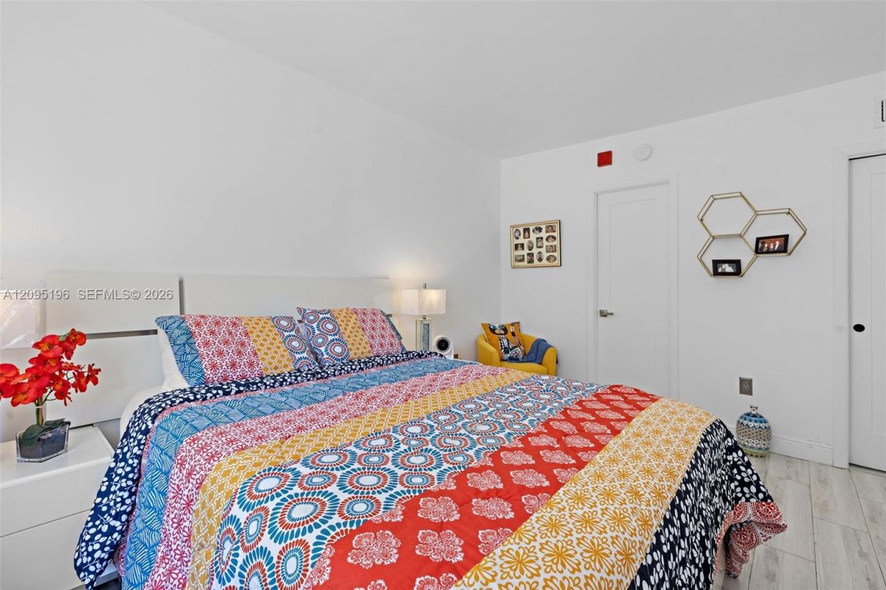 1655 NE 115th St , Unit 9B, Miami, FL 33181 Photo