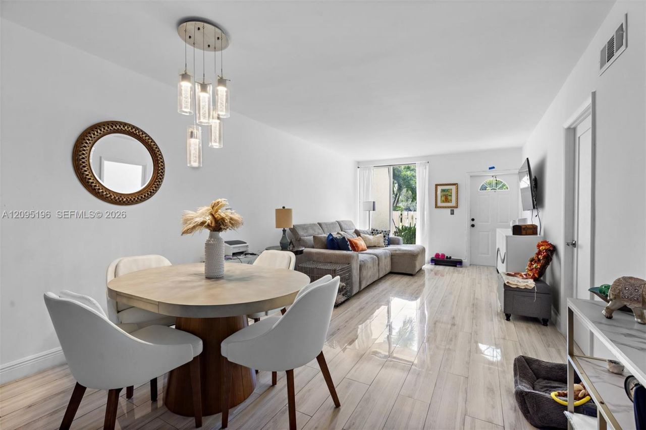 1655 NE 115th St , Unit 9B, Miami, FL 33181 Photo