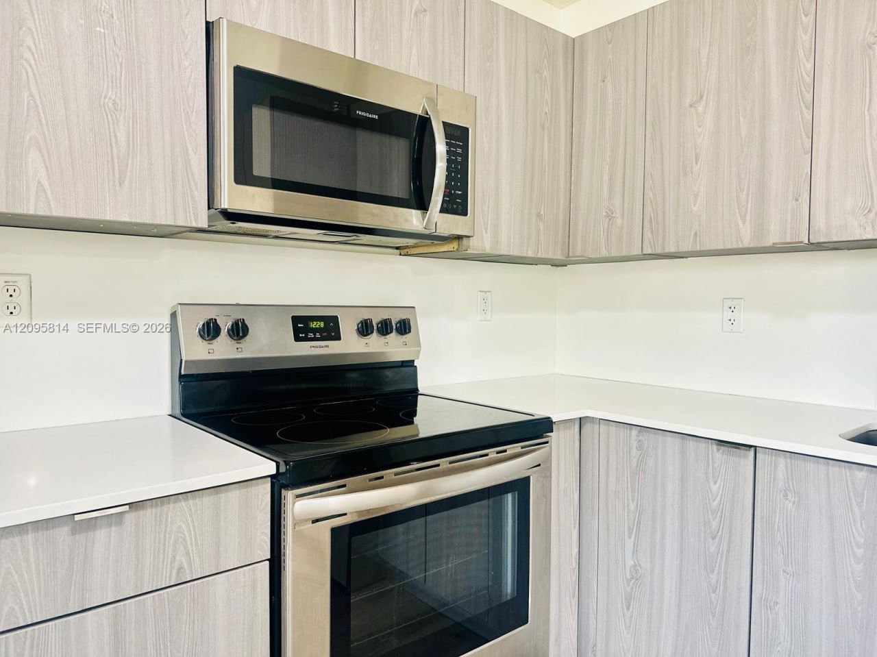 43 Glen Royal Pkwy , Unit 6, Miami, FL 33125 Photo