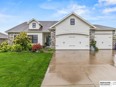 4702 N 208th Street, Elkhorn, NE 68022