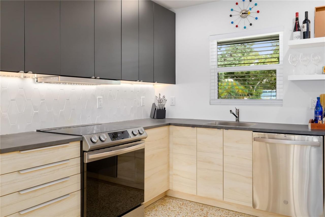 3402 S School Avenue, Sarasota, FL 34239 Photo