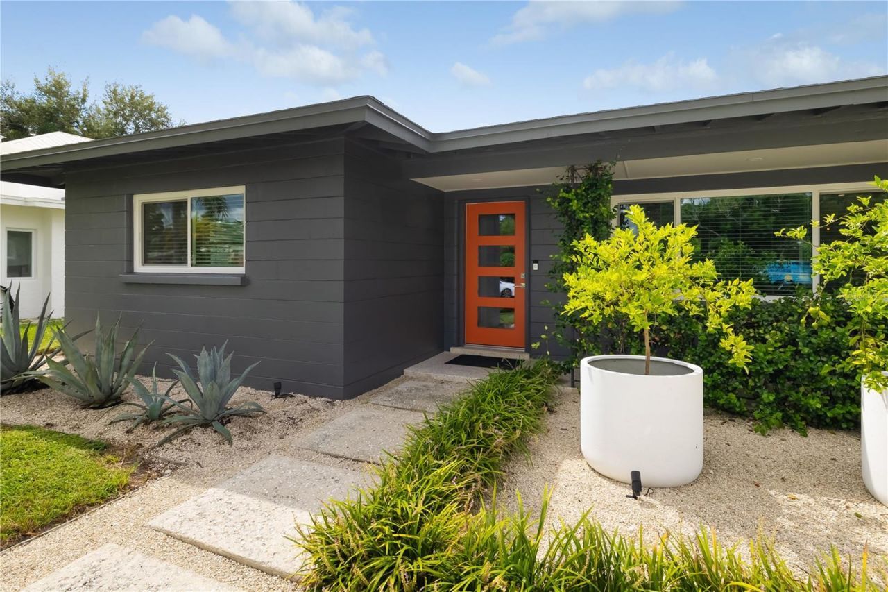 3402 S School Avenue, Sarasota, FL 34239 Photo