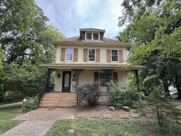 146 N Washington Street , Duquoin, IL 62832