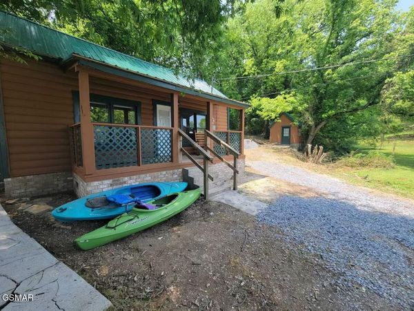 601 Old Knoxville Highway , Sevierville, TN 37862