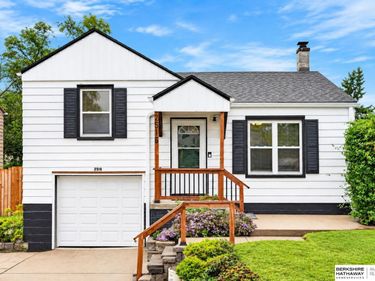 2516 Sharon Drive, Omaha, NE 68112